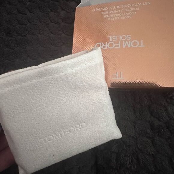 Tom Ford Soleil de Feu Glow Highlighter - Picture 5 of 11